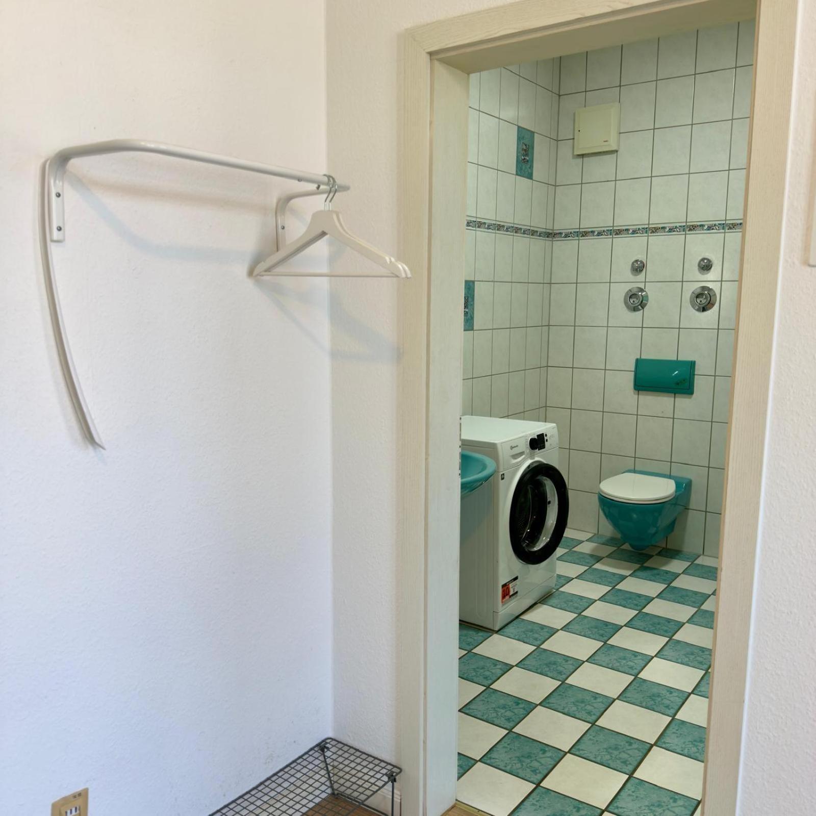 Raha Apartments - Charmantes Studio-Apartment - Hbf - Gratis Parkplatz 에르푸르트 외부 사진